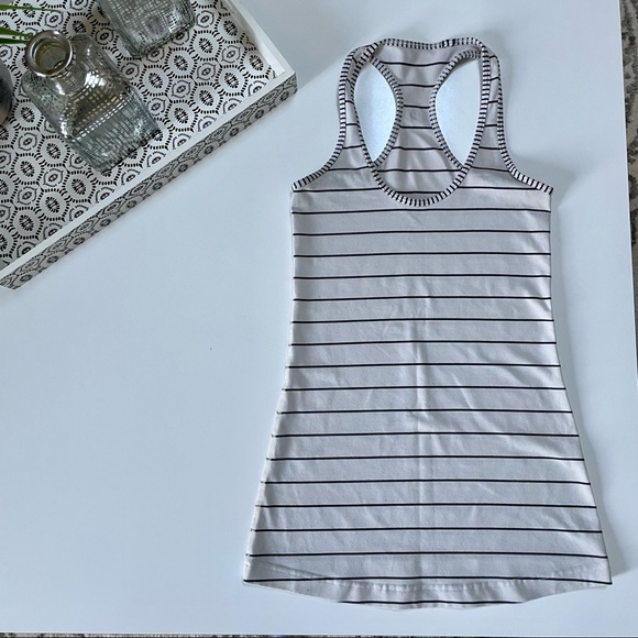 Lululemon Tank - Picture 1 of 4